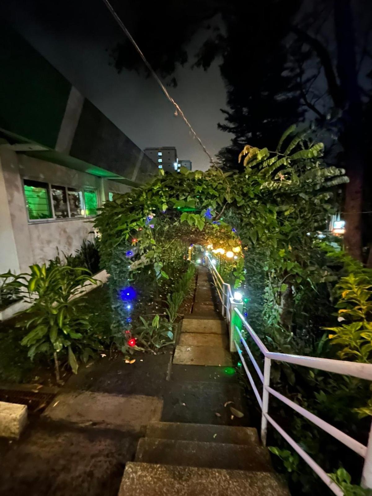 All Care Bed And Breakfast Tagaytay City Екстериор снимка